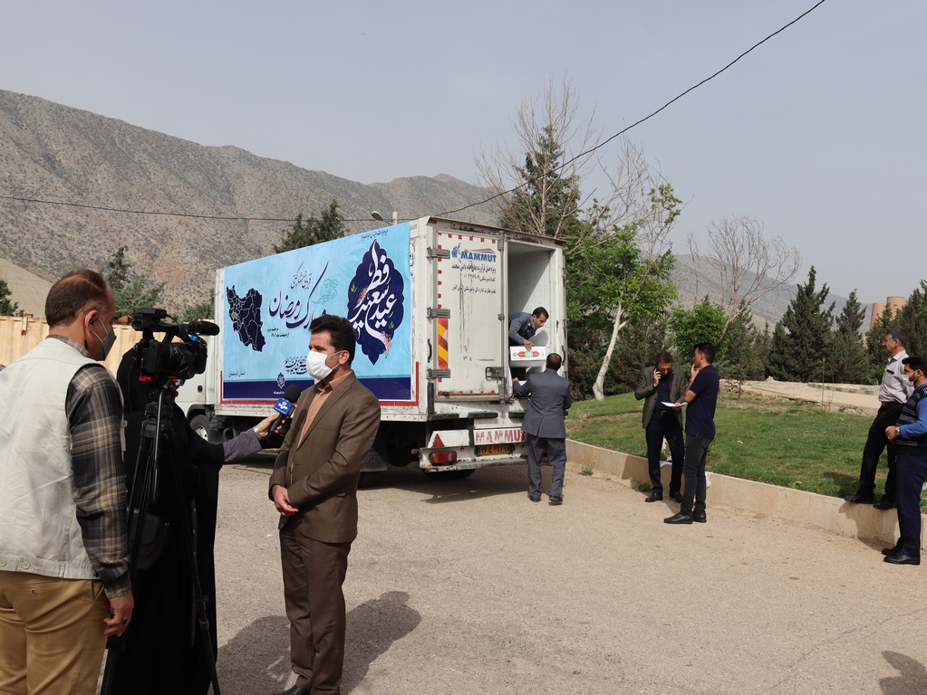 توزيع 1500 بسته گوشت گرم بين نيازمندان استان لرستان در ماه رمضان